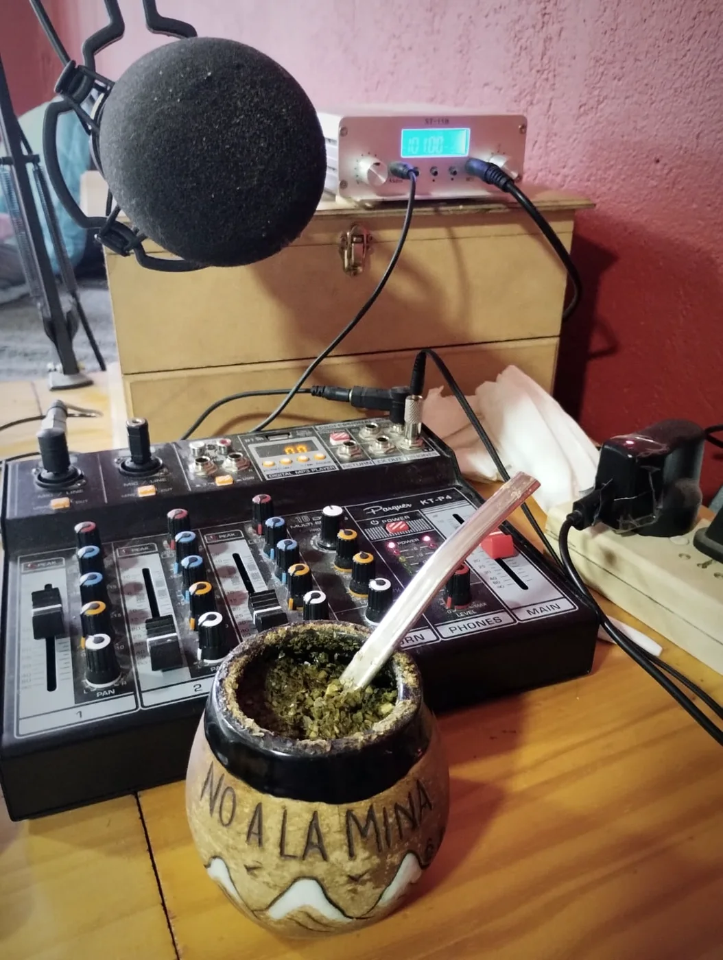 Estudio de Radio Asamblea Epuyén